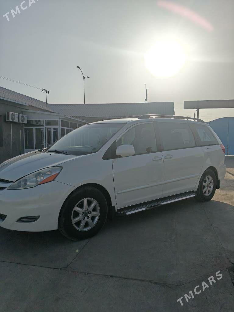 Toyota Sienna 2009 - 265 000 TMT - Туркменабат - img 3
