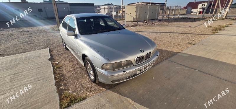 BMW E39 1998 - 95 000 TMT - Балканабат - img 3