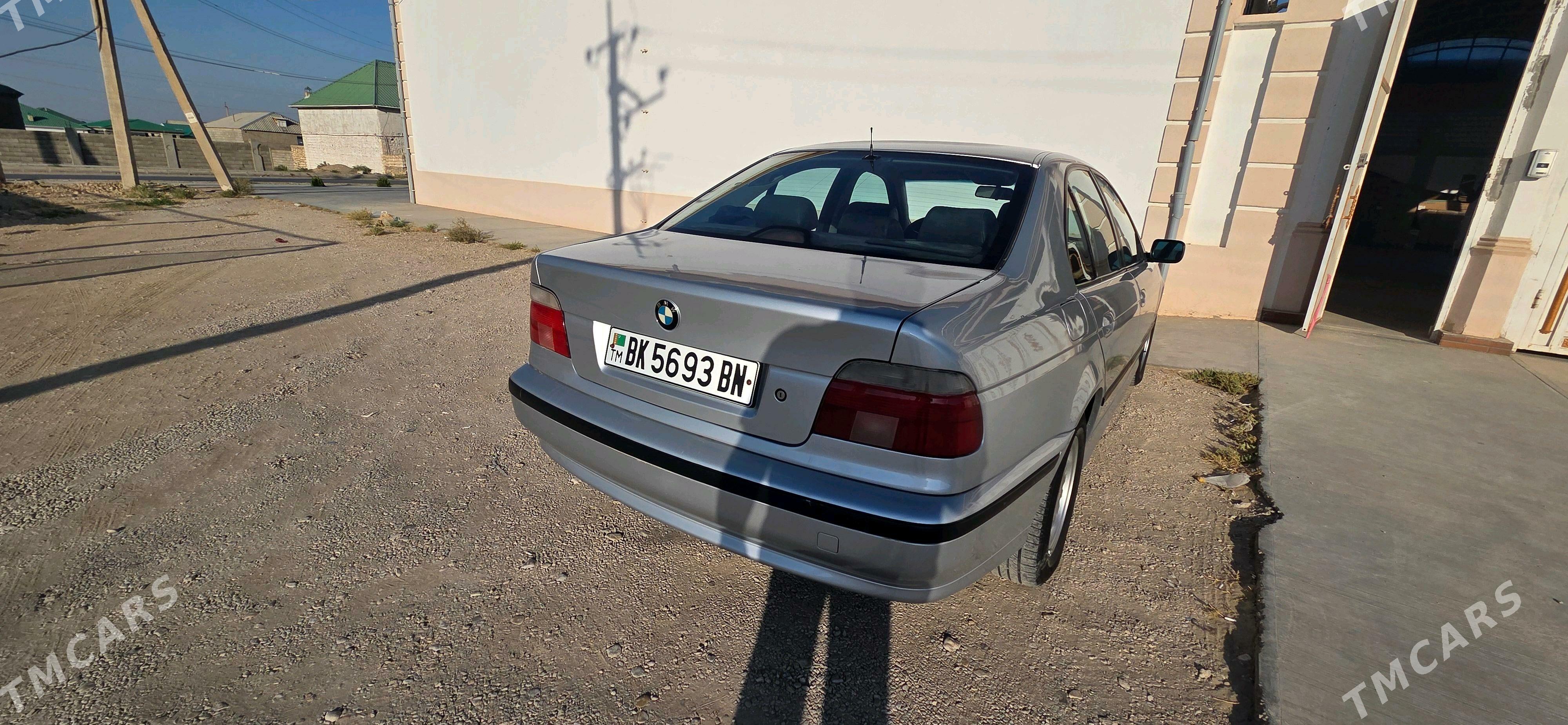 BMW E39 1998 - 95 000 TMT - Балканабат - img 5