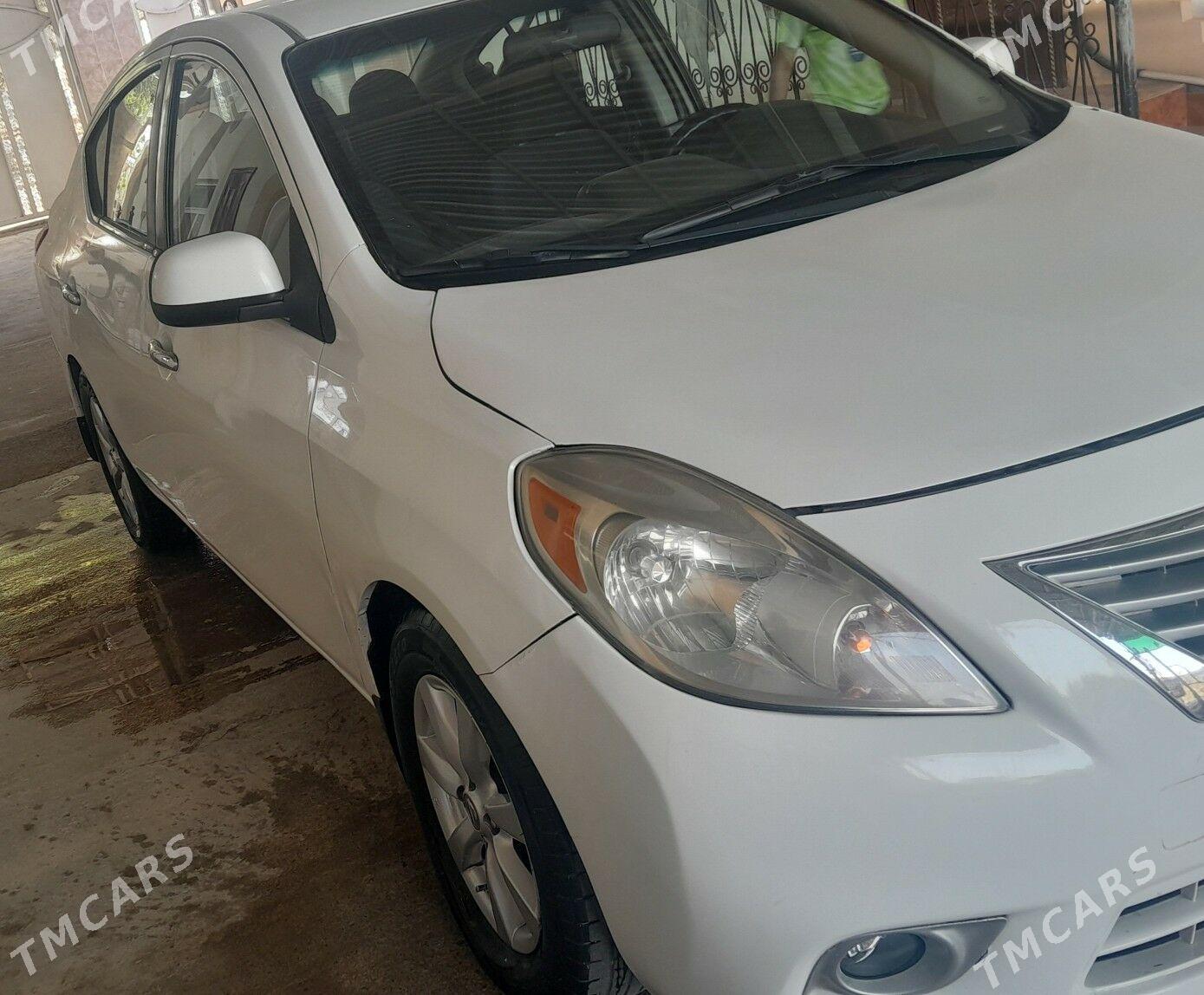Nissan Versa 2011 - 115 000 TMT - Бузмеин - img 3