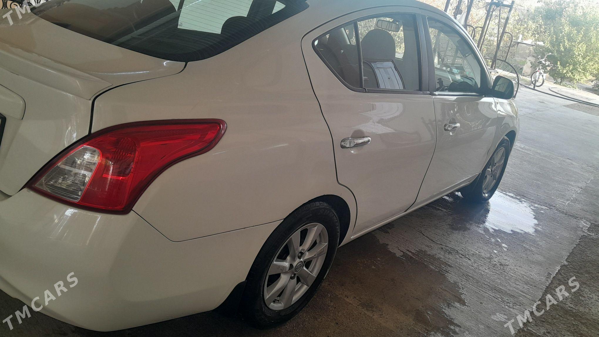 Nissan Versa 2011 - 115 000 TMT - Бузмеин - img 5