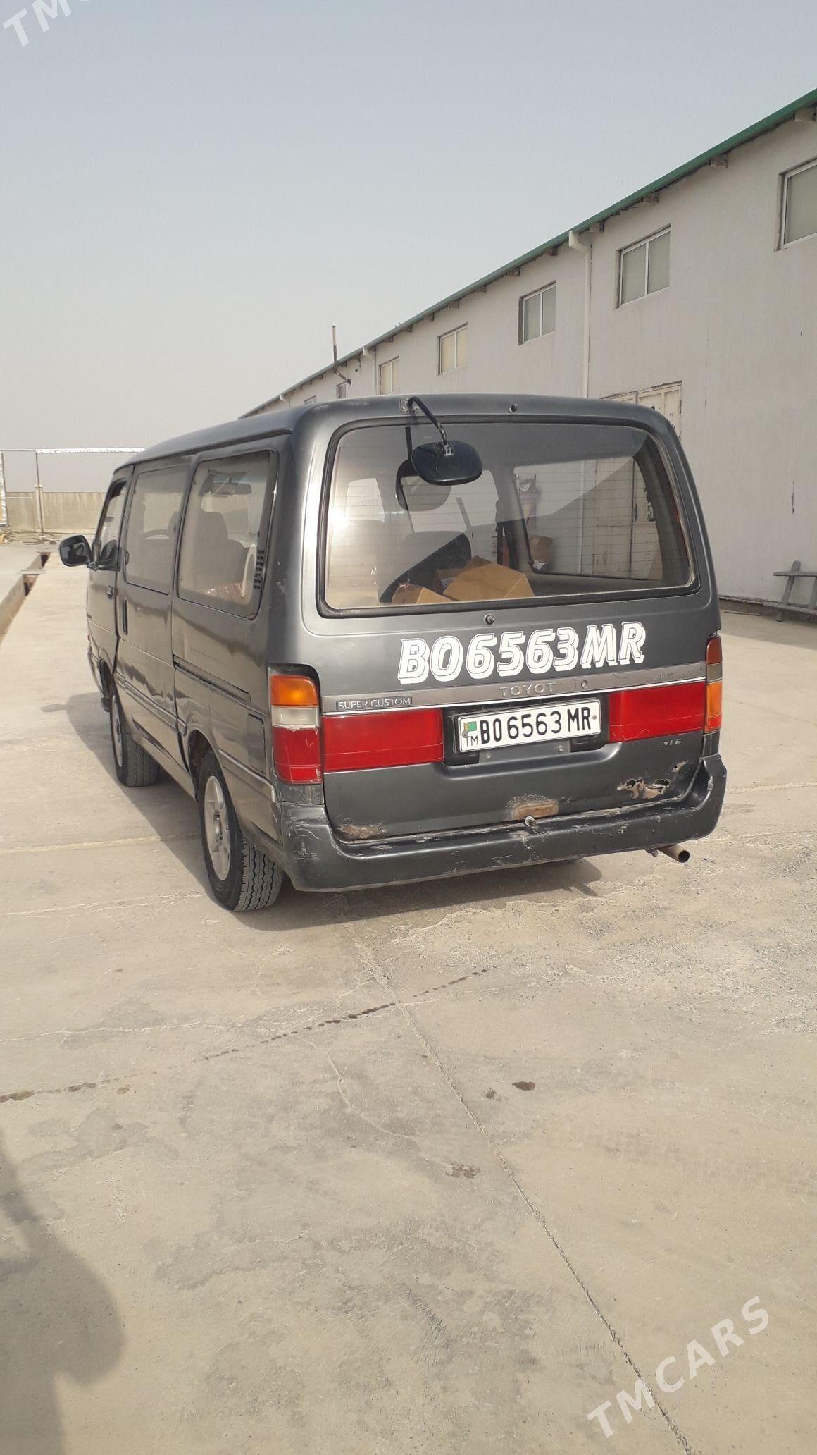 Toyota Hiace 1992 - 50 000 TMT - Мары - img 1