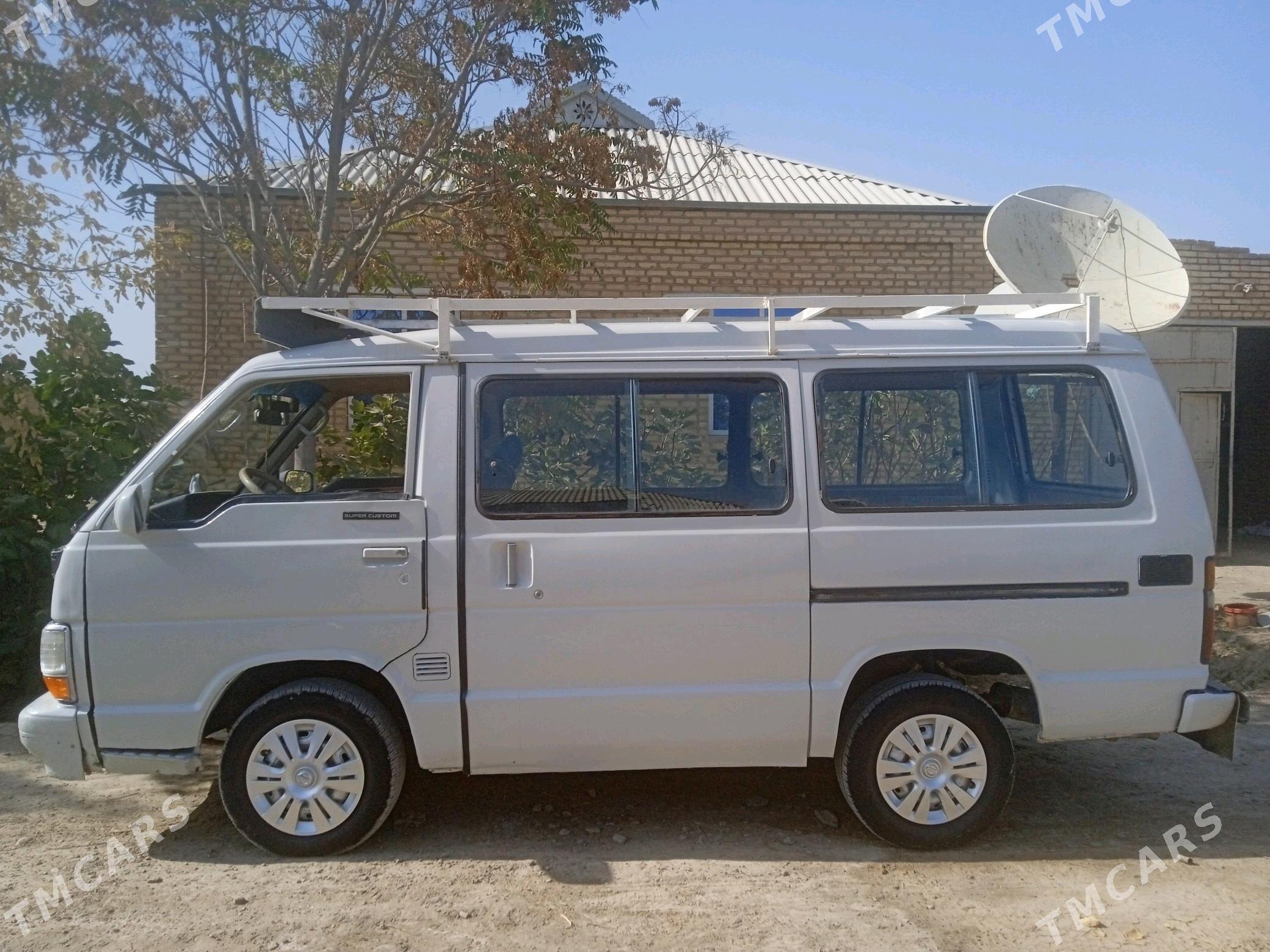 Toyota Hiace 1988 - 40 000 TMT - Murgap - img 2