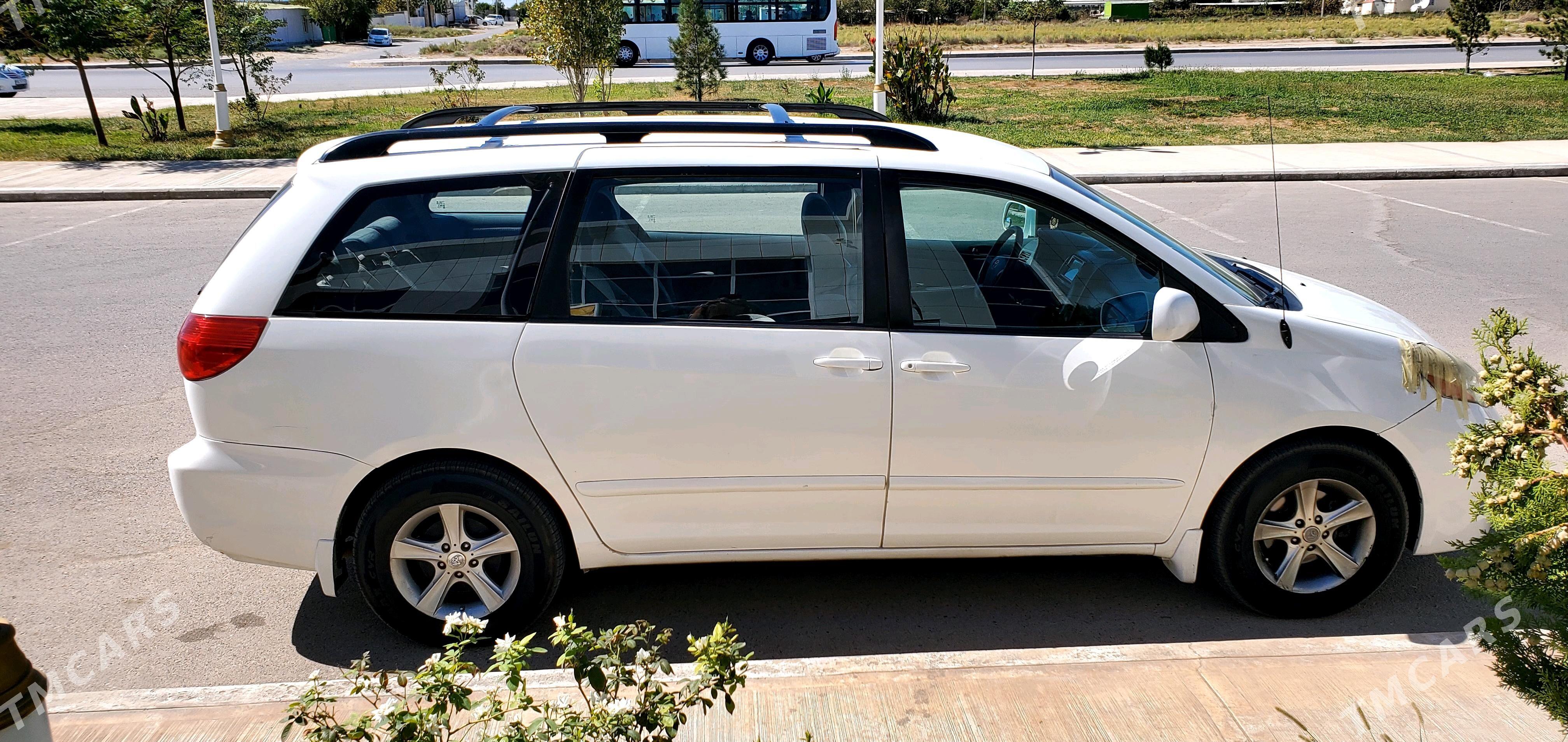 Toyota Sienna 2007 - 230 000 TMT - Ашхабад - img 2