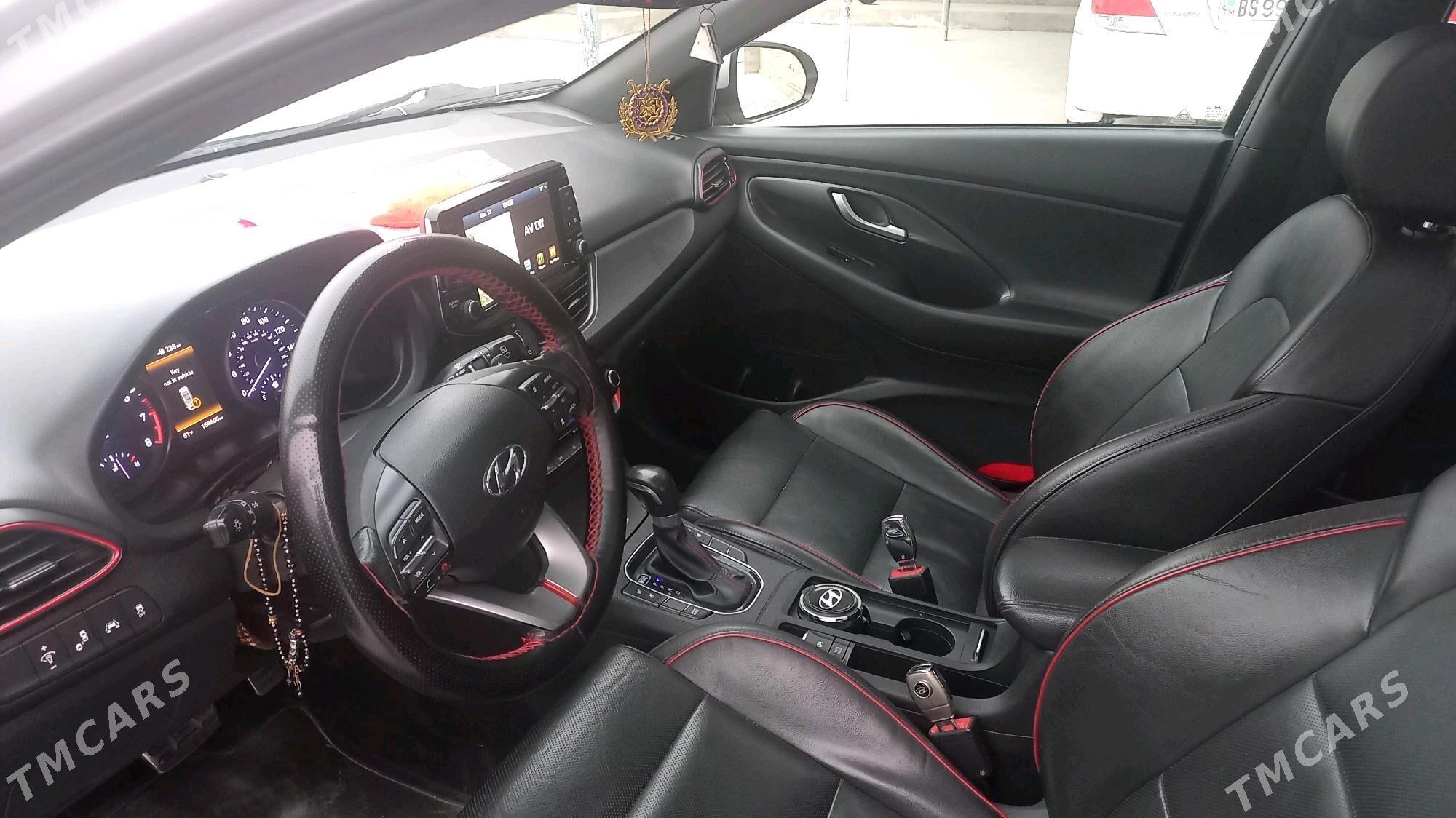 Hyundai Elantra GT 2017 - 190 000 TMT - Бахарден - img 9