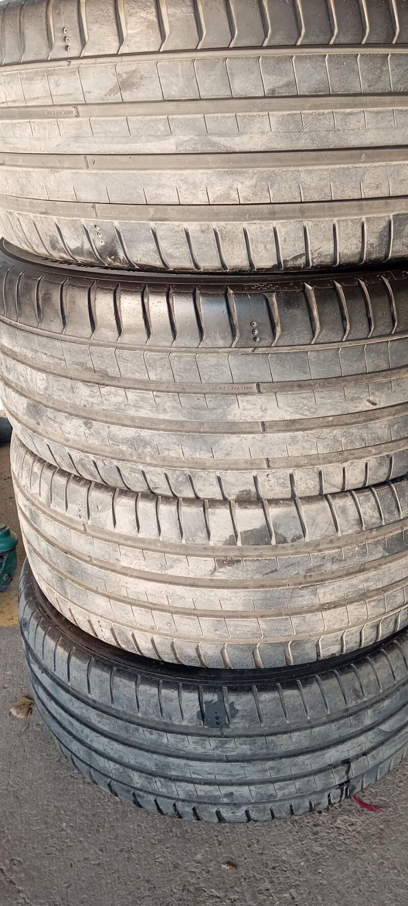 235 45 18 MICHELIN 2 000 TMT - Бедев - img 4