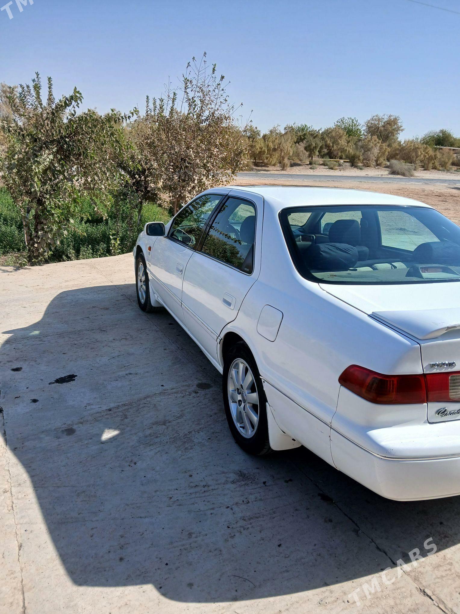 Toyota Camry 2001 - 142 000 TMT - Halaç - img 5