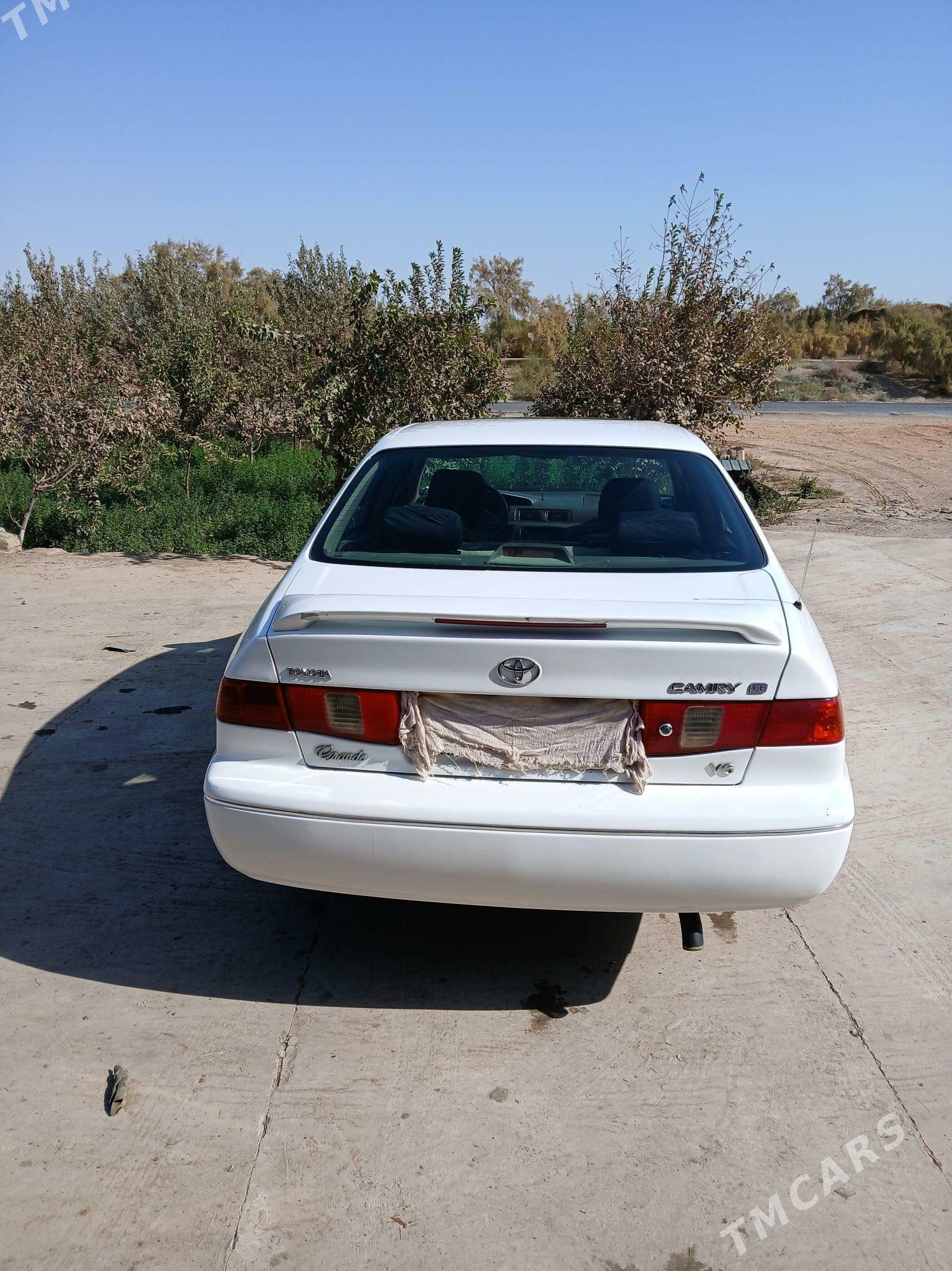 Toyota Camry 2001 - 142 000 TMT - Halaç - img 7