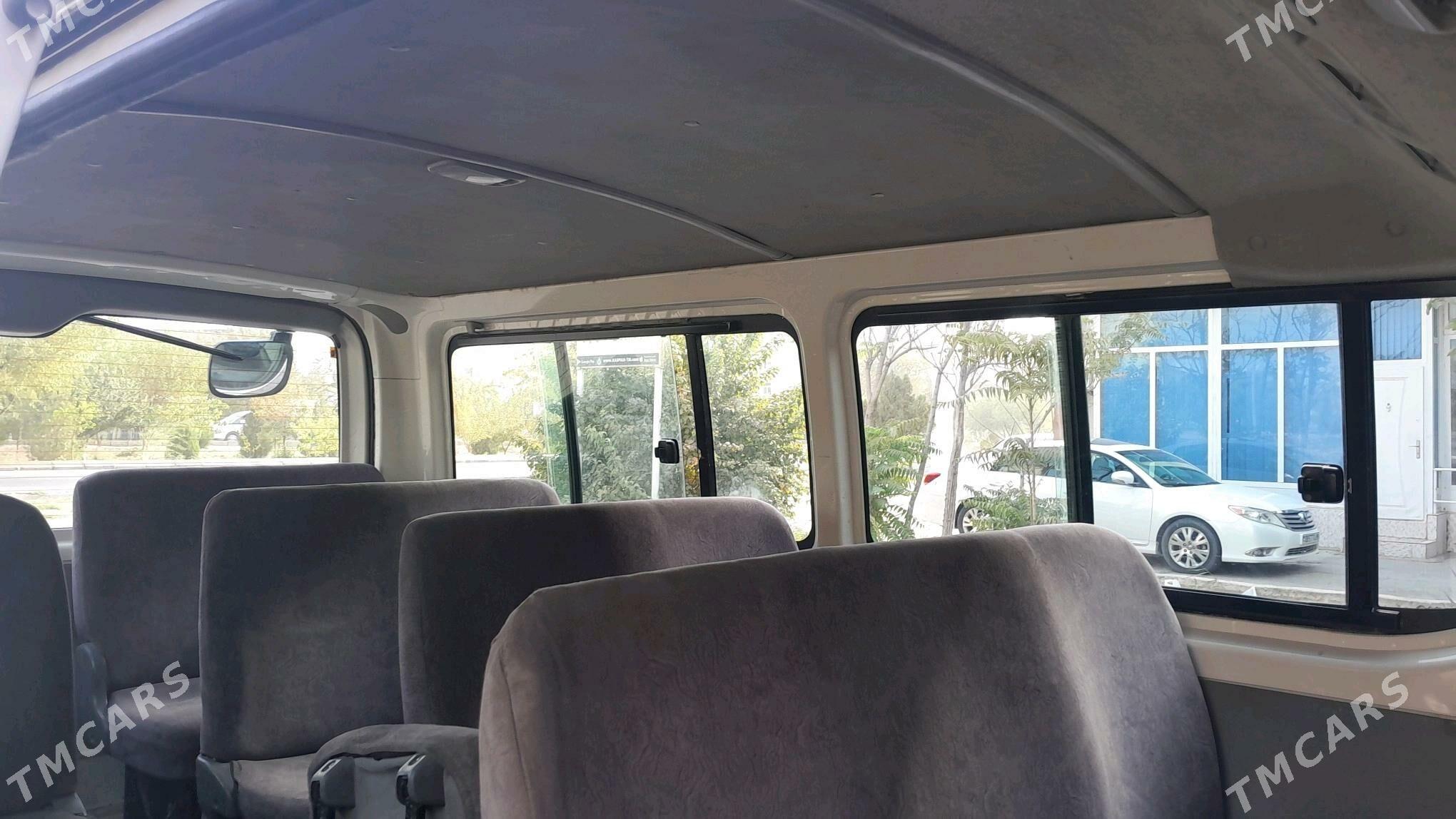 Toyota Hiace 2008 - 240 000 TMT - Sakarçäge - img 2