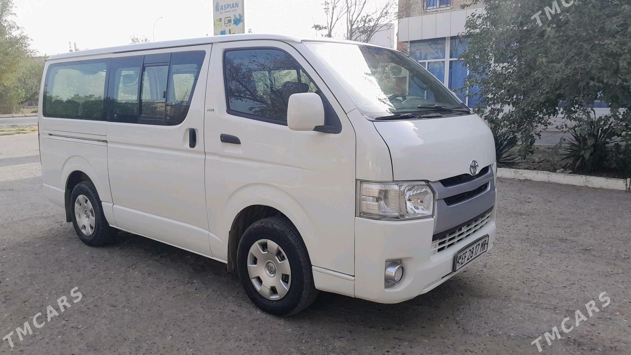 Toyota Hiace 2008 - 240 000 TMT - Сакарчага - img 1