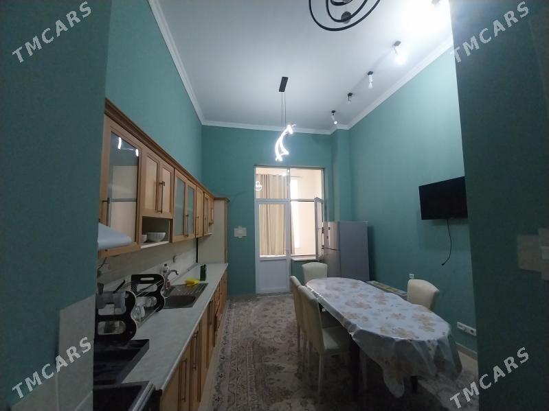 eyesinden arenda - Podwoýski köç. (Bitarap Türkmenistan şaýoly) - img 5