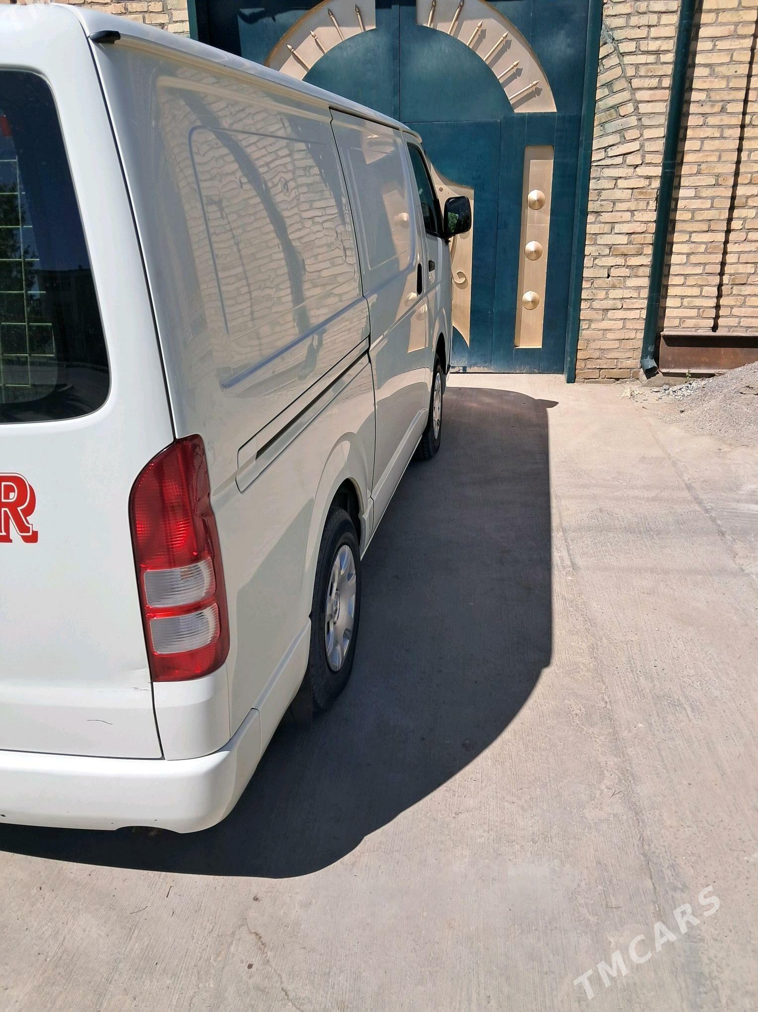 Toyota Hiace 2017 - 360 000 TMT - Мары - img 3