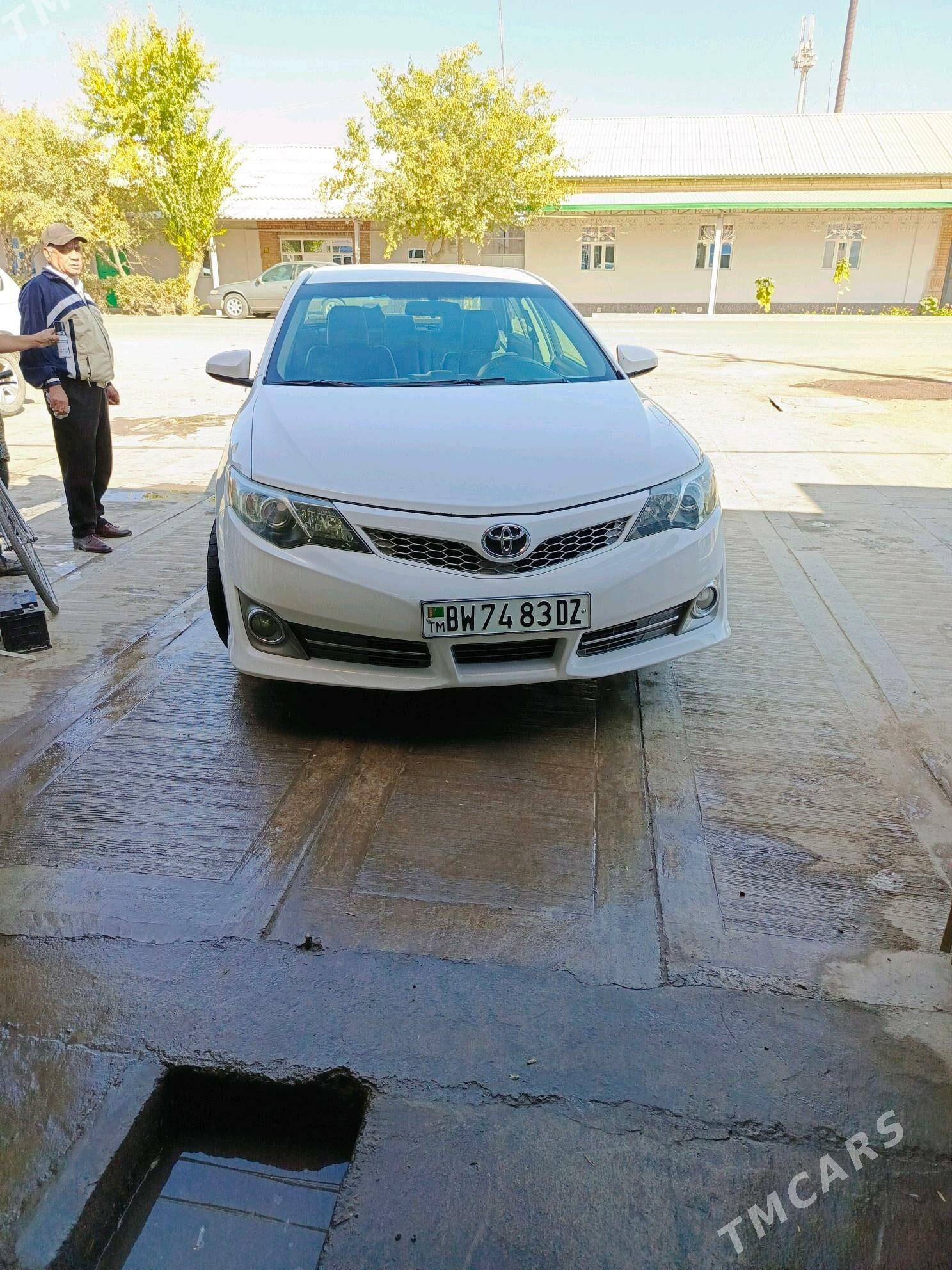 Toyota Camry 2013 - 240 000 TMT - Gurbansoltan Eje - img 3