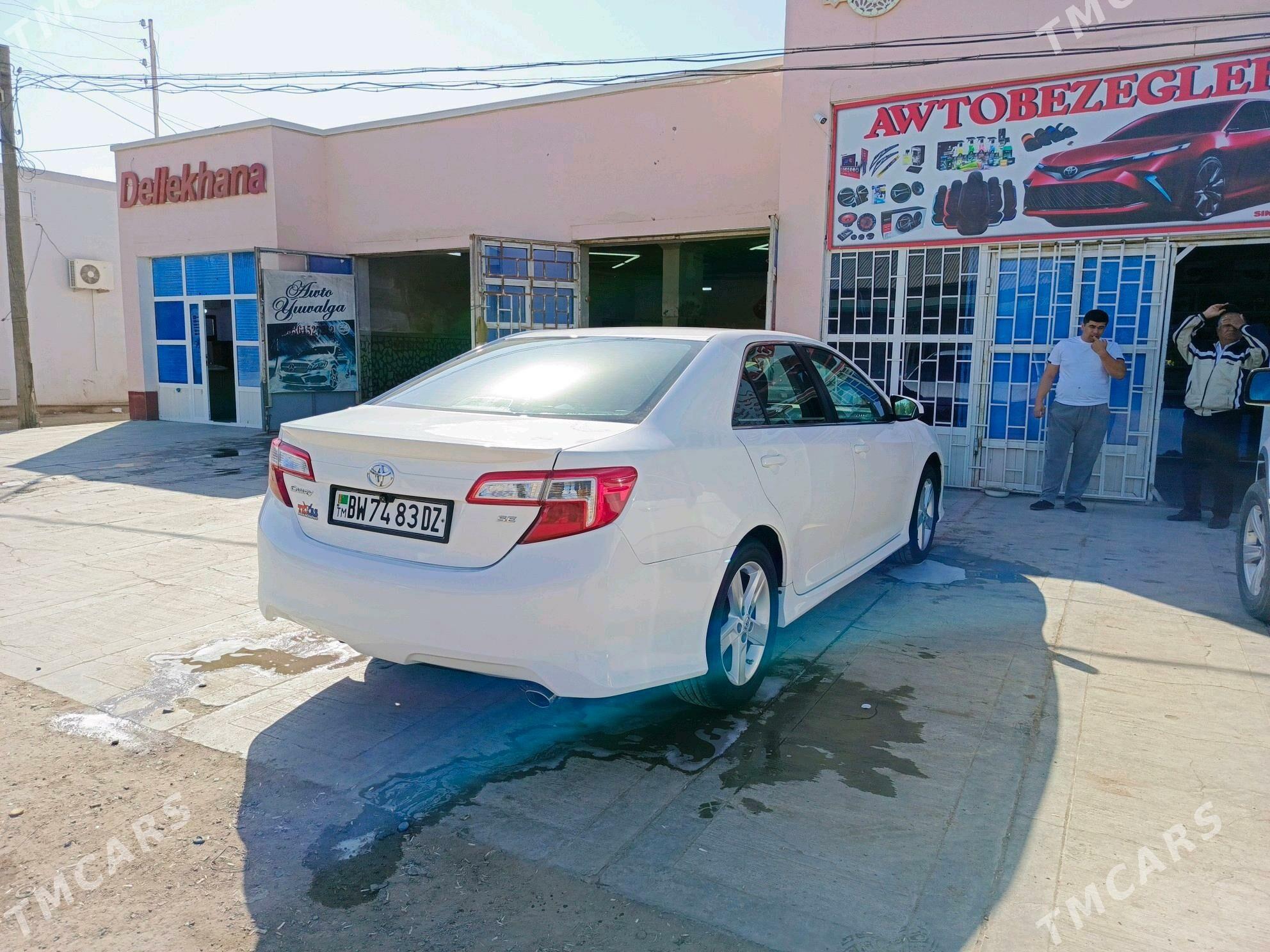 Toyota Camry 2013 - 240 000 TMT - Gurbansoltan Eje - img 1