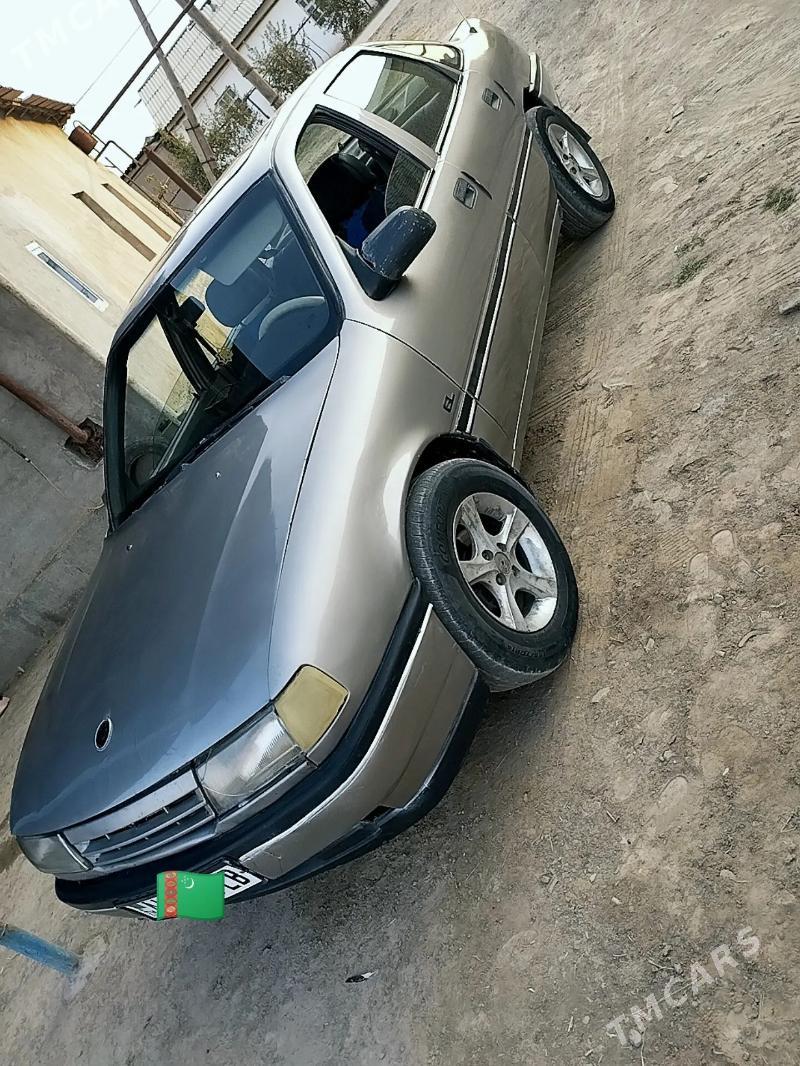 Opel Vectra 1992 - 35 000 TMT - Сакар - img 2