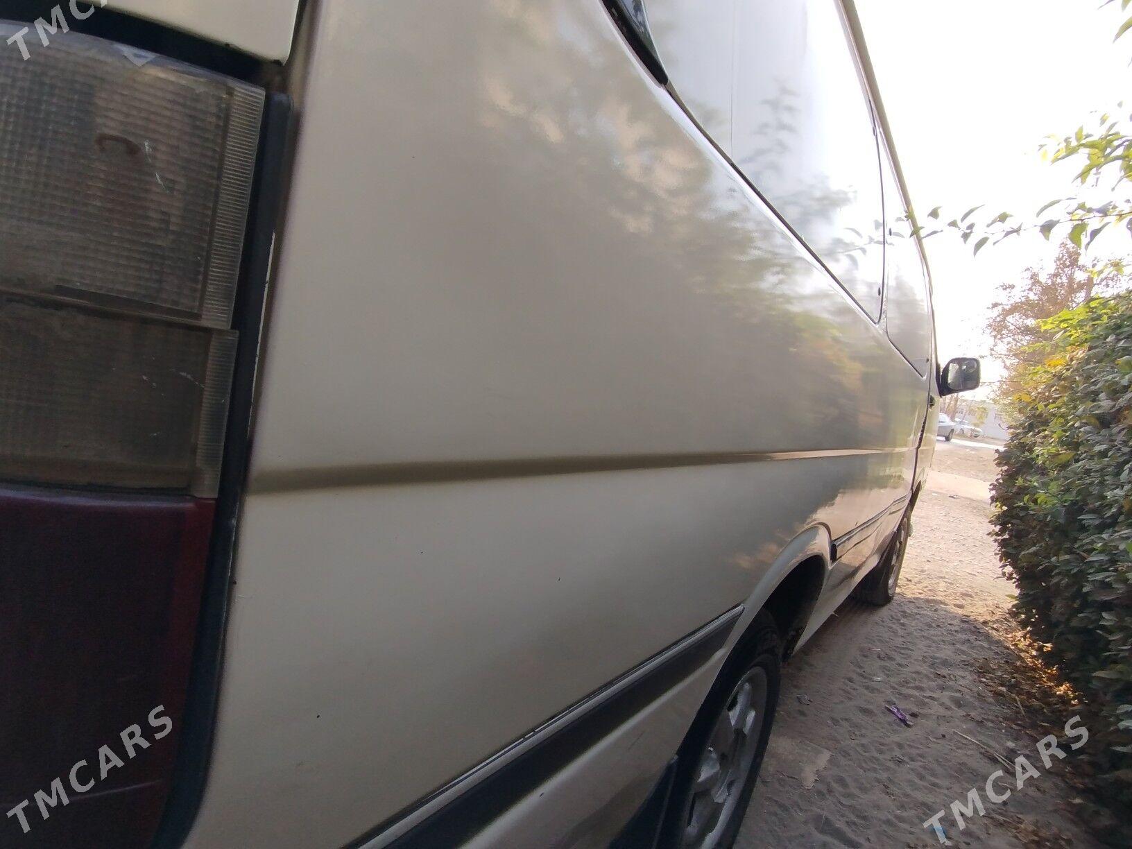 Toyota Hiace 1996 - 65 000 TMT - Туркменабат - img 1