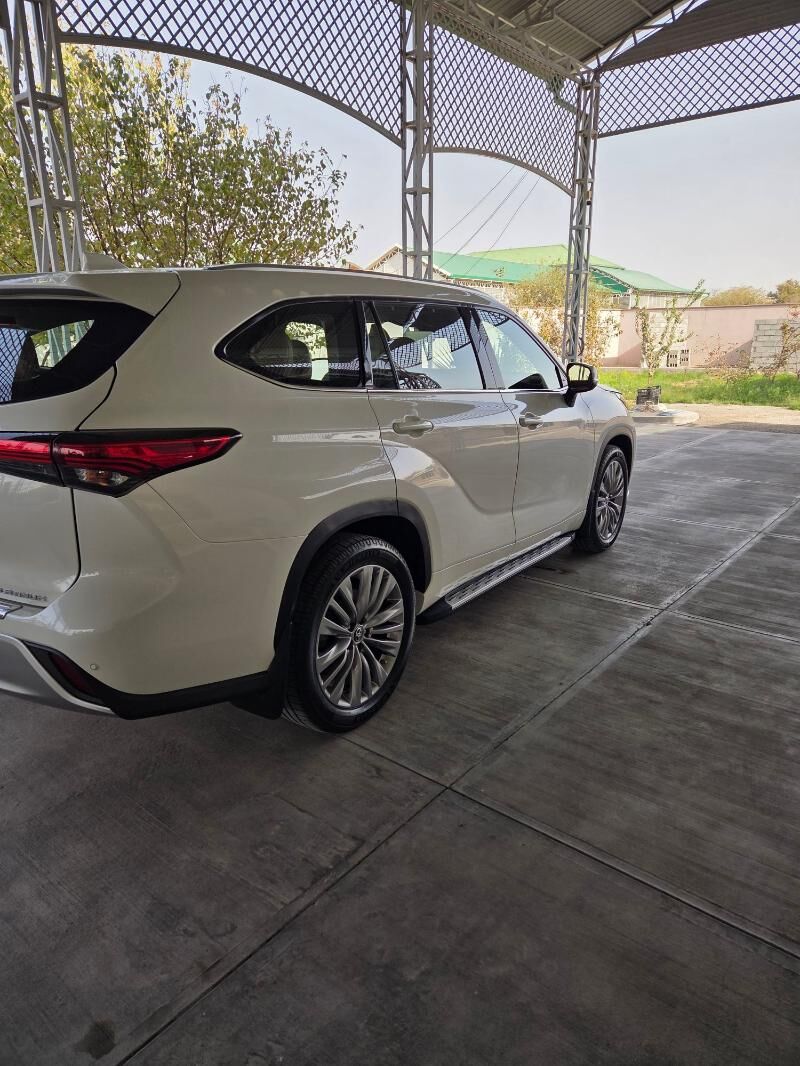 Toyota Highlander 2022 - 750 000 TMT - Бузмеин - img 1