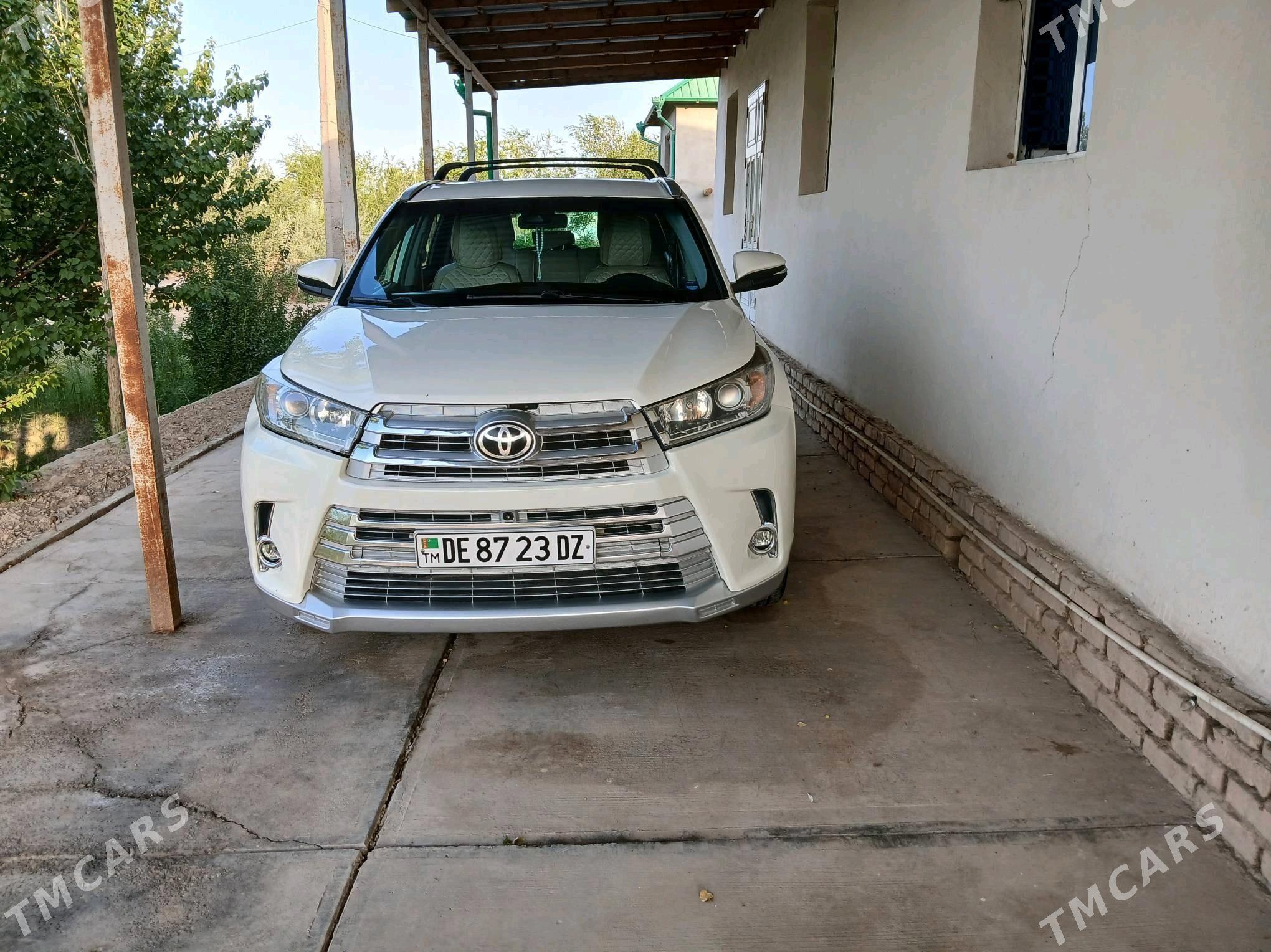 Toyota Highlander 2019 - 415 000 TMT - Gurbansoltan Eje - img 5