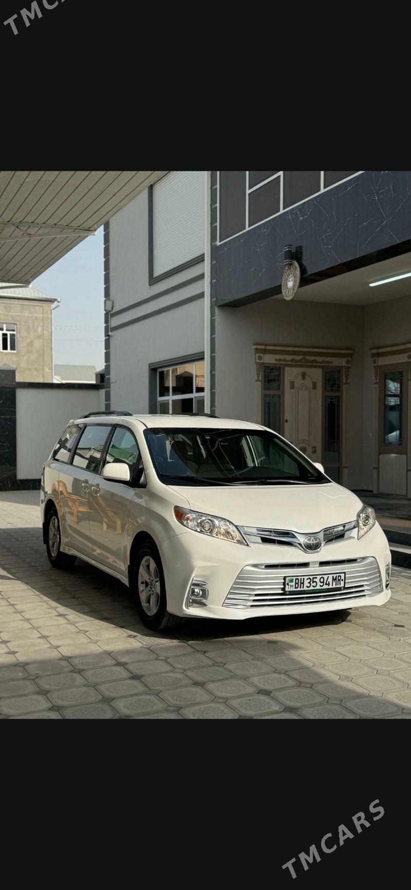 Toyota Sienna 2019 - 400 000 TMT - Мары - img 6