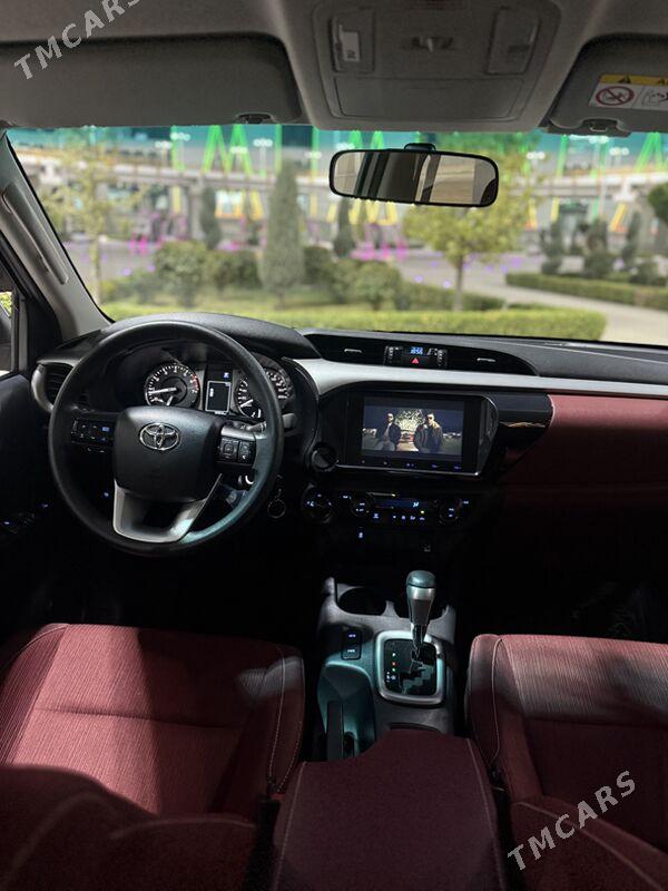 Toyota Hilux 2024 - 593 000 TMT - Aşgabat - img 7