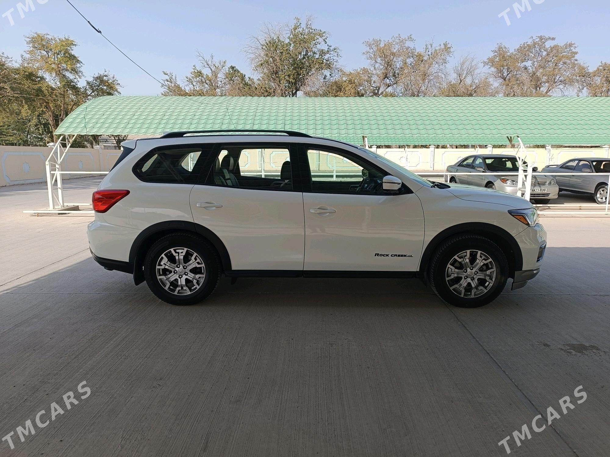 Nissan Pathfinder 2020 - 320 000 TMT - Baýramaly - img 8