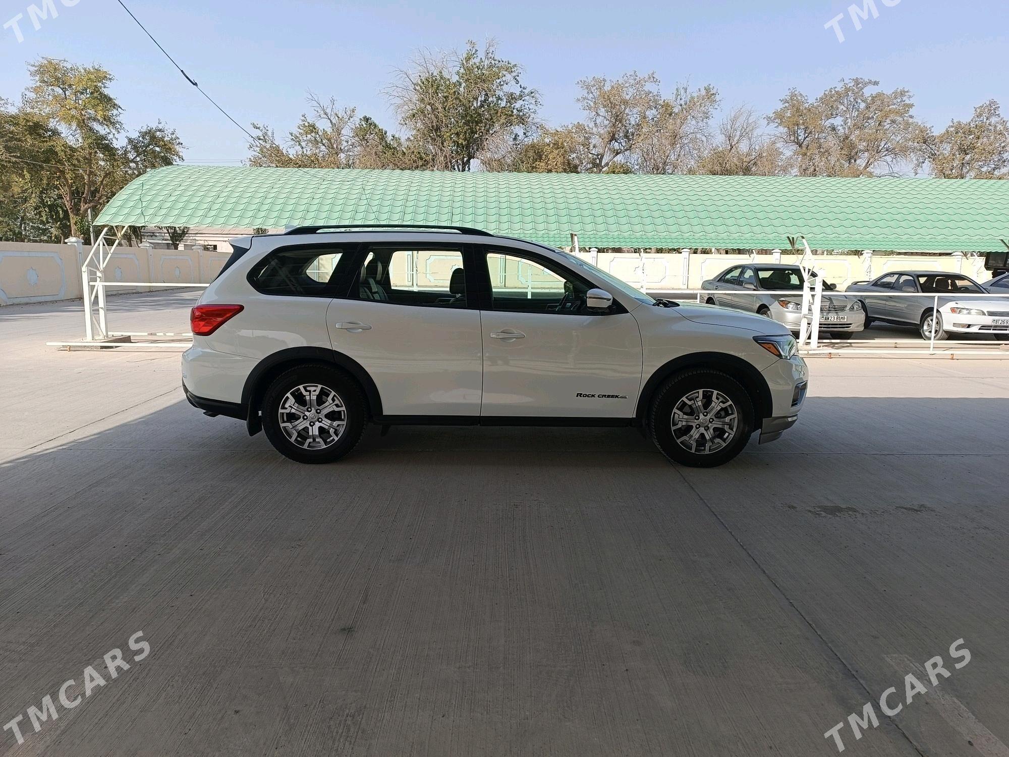 Nissan Pathfinder 2020 - 320 000 TMT - Baýramaly - img 9