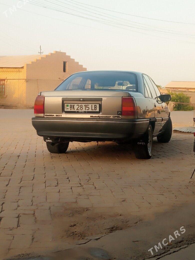 Opel Omega 1990 - 20 000 TMT - Garabekewül - img 1