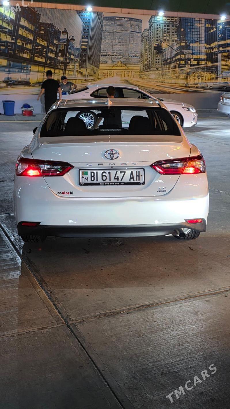 Toyota Camry 2021 - 330 000 TMT - Ýalkym - img 4