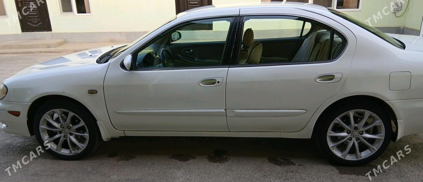 Nissan Maxima 2000 - 72 000 TMT - Бузмеин - img 3