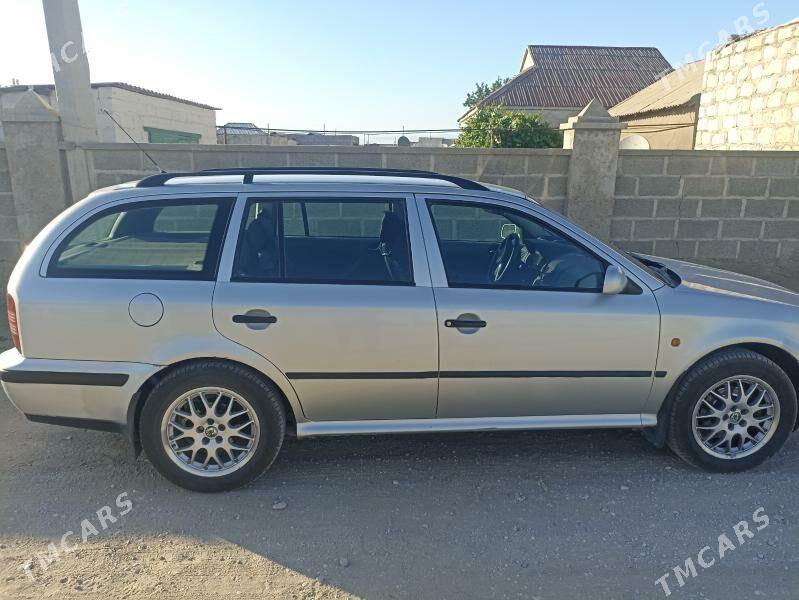 Skoda Octavia​ 2000 - 60 000 TMT - Гумдаг - img 5