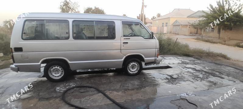Toyota Hiace 1985 - 55 000 TMT - Сакарчага - img 2