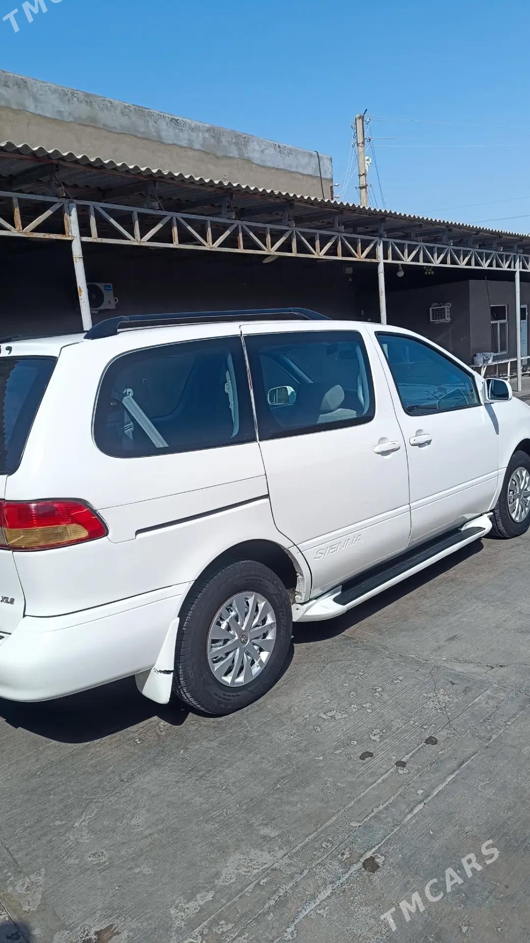 Toyota Sienna 2001 - 145 000 TMT - Sarahs - img 3