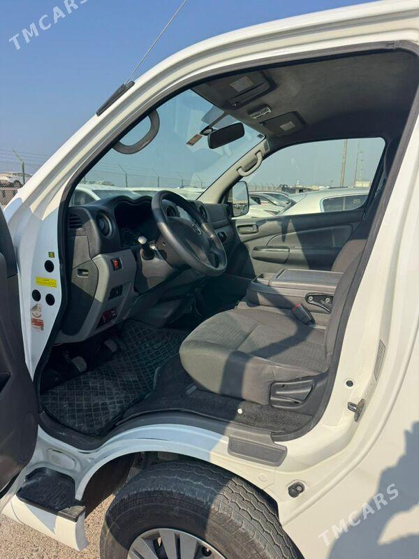 Nissan Urvan 2022 - 340 000 TMT - Мары - img 3