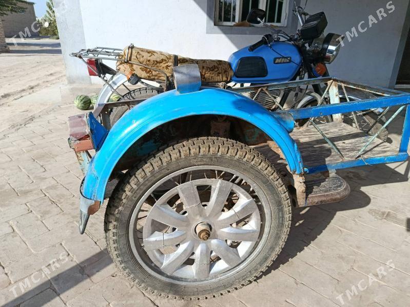 Iž Planeta 4 1986 - 9 000 TMT - Ёлётен - img 1