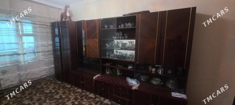 Стенка красная дерево. - Туркменабат - img 2