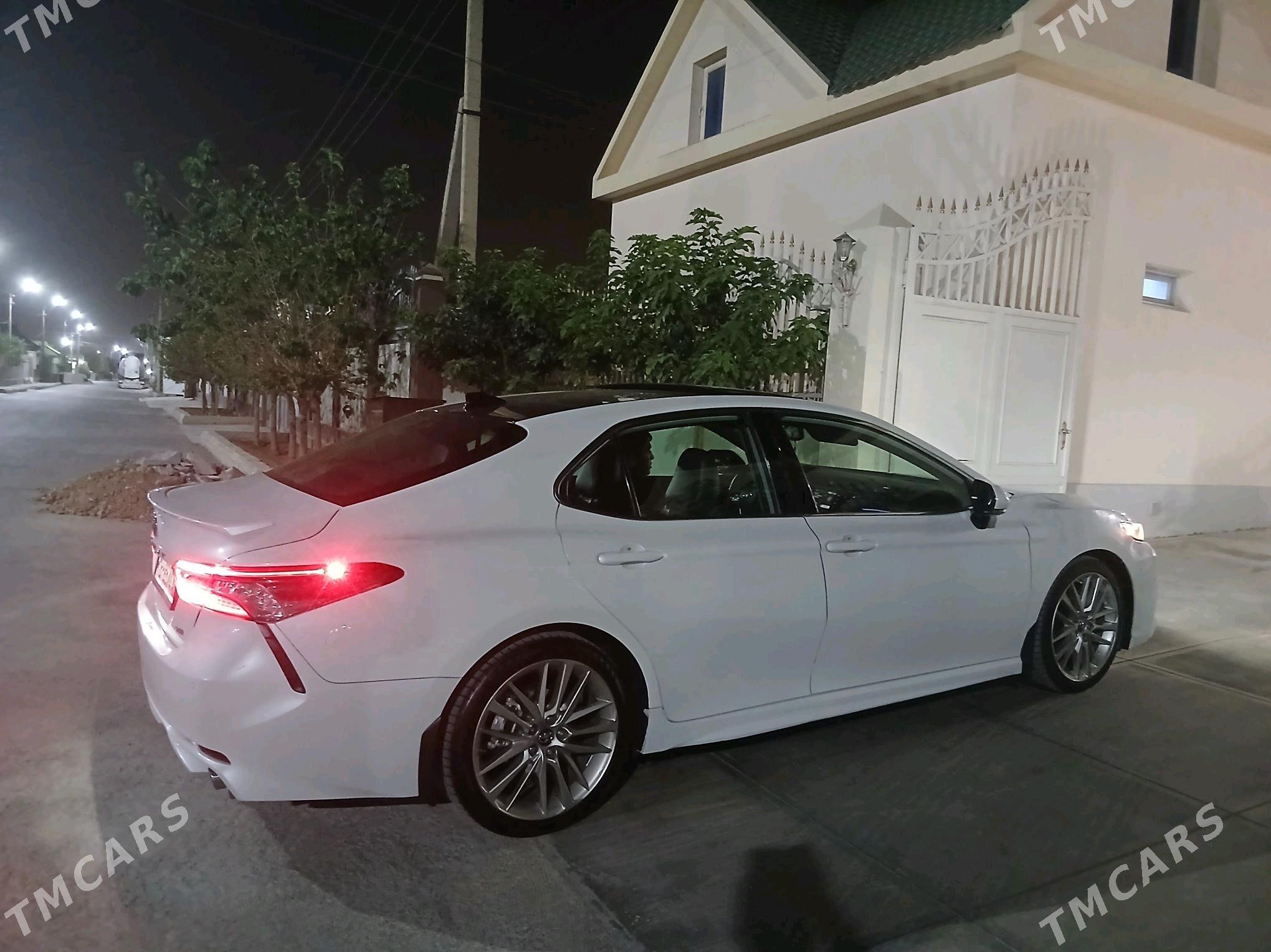 Toyota Camry 2019 - 525 000 TMT - Гёкдепе - img 2