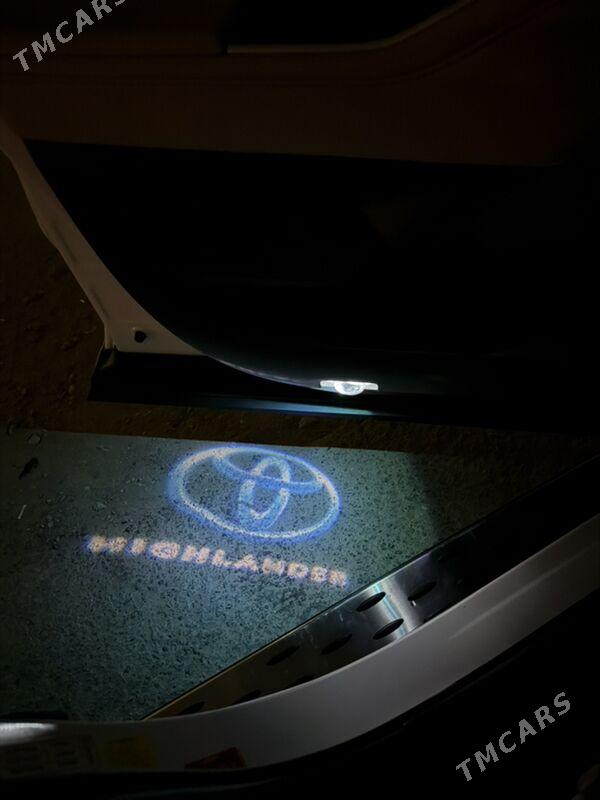 Toyota Highlander 2022 - 680 000 TMT - Aşgabat - img 8