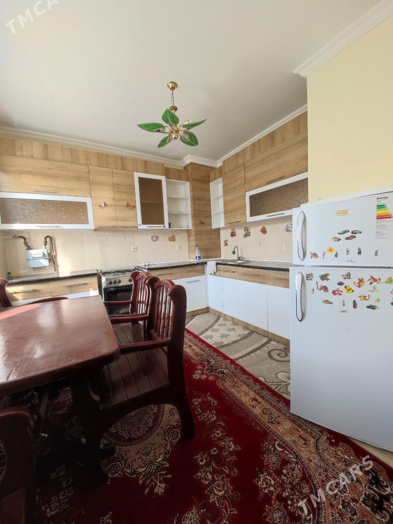 ELITKA SATLYK - Mary - img 1