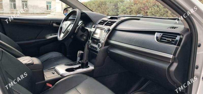 Toyota Camry 2014 - 200 000 TMT - Мары - img 2