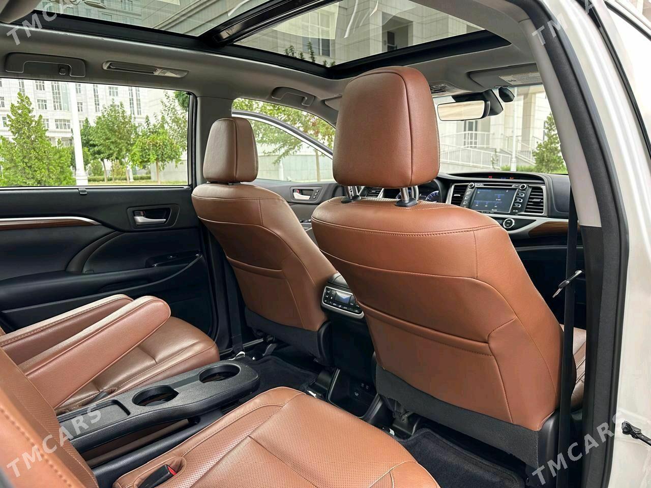 Toyota Highlander 2019 - 595 000 TMT - Кëши - img 1
