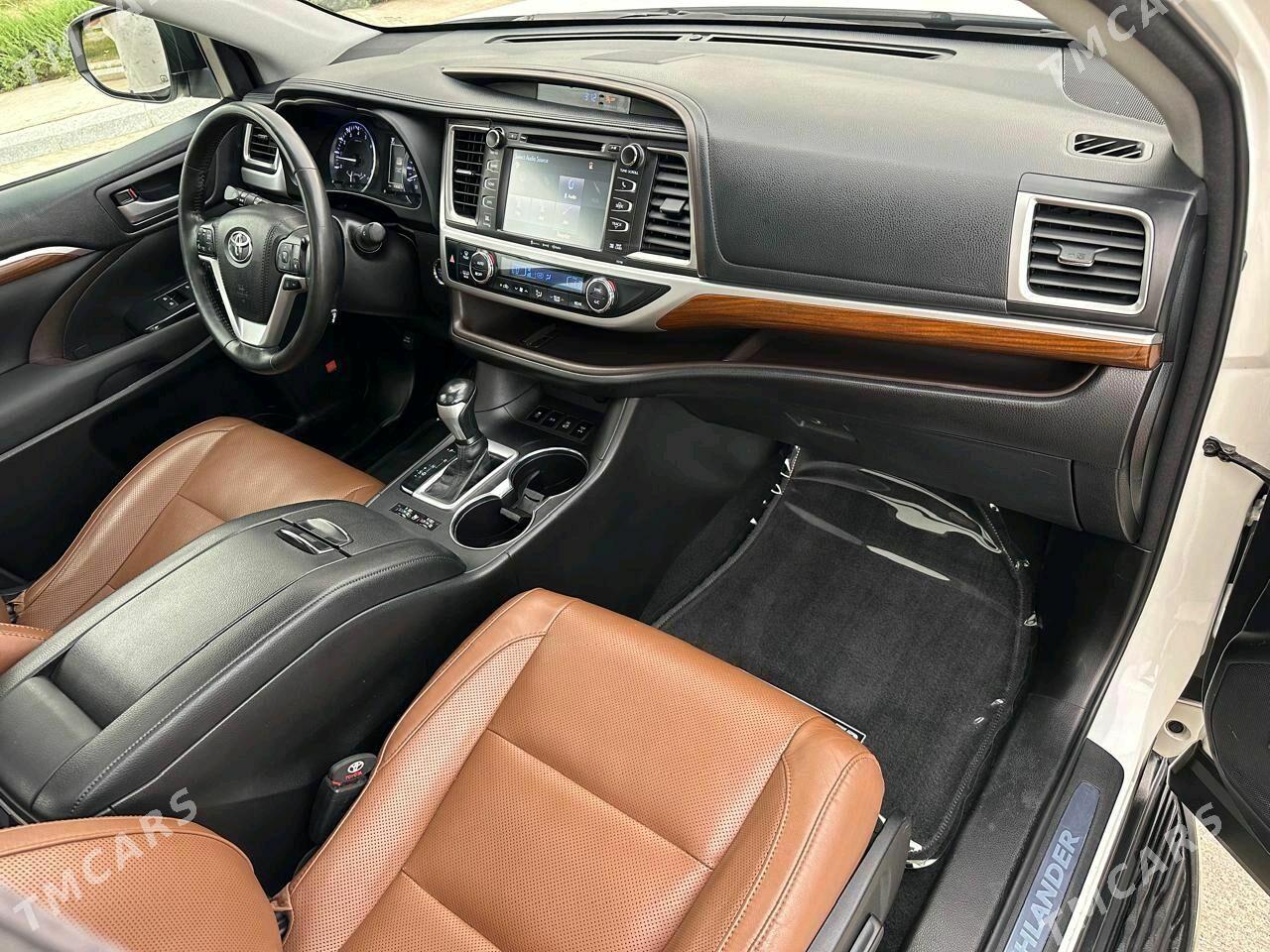 Toyota Highlander 2019 - 595 000 TMT - Кëши - img 3