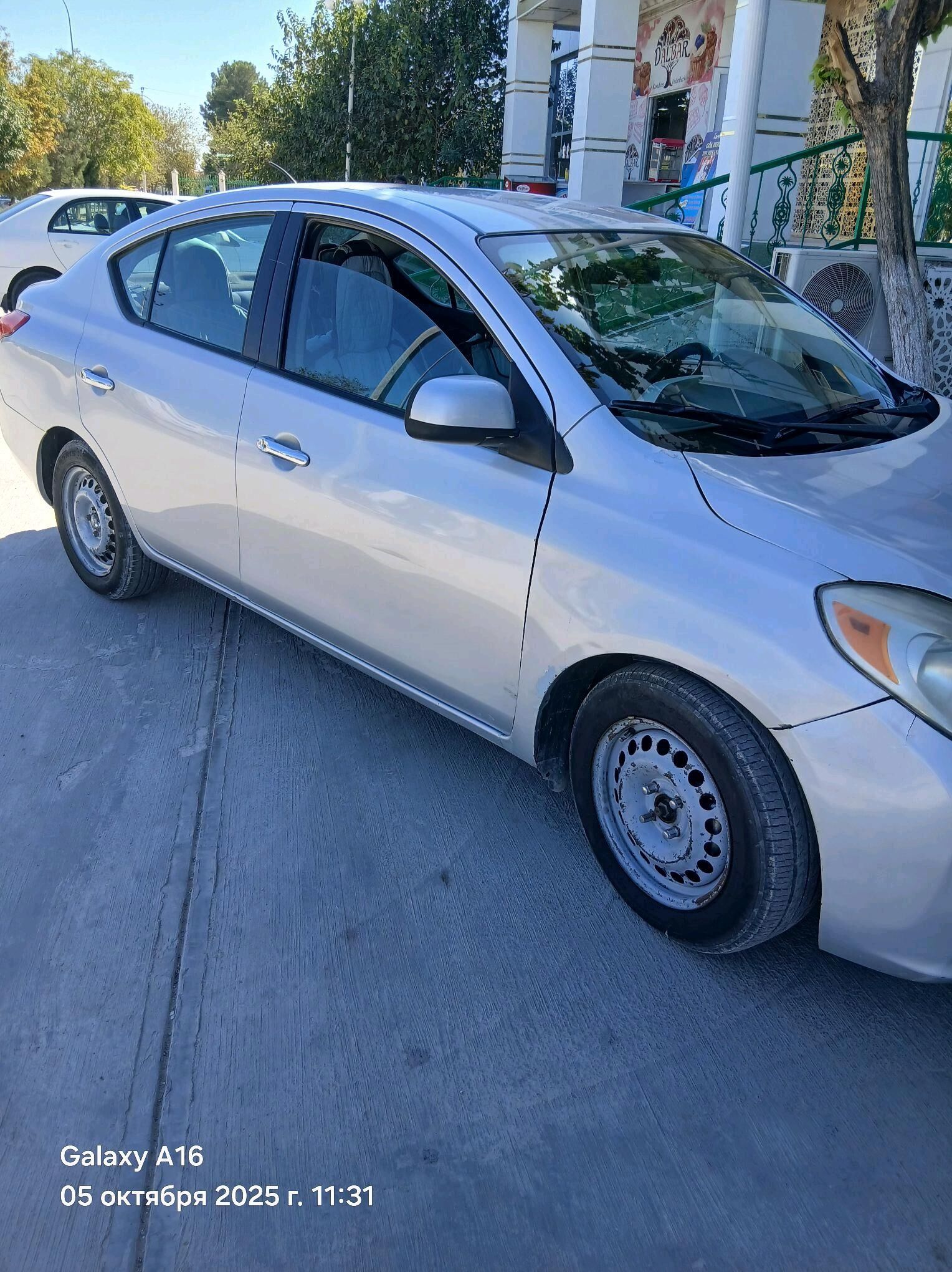 Nissan Versa 2011 - 100 000 TMT - Ak bugdaý etraby - img 4