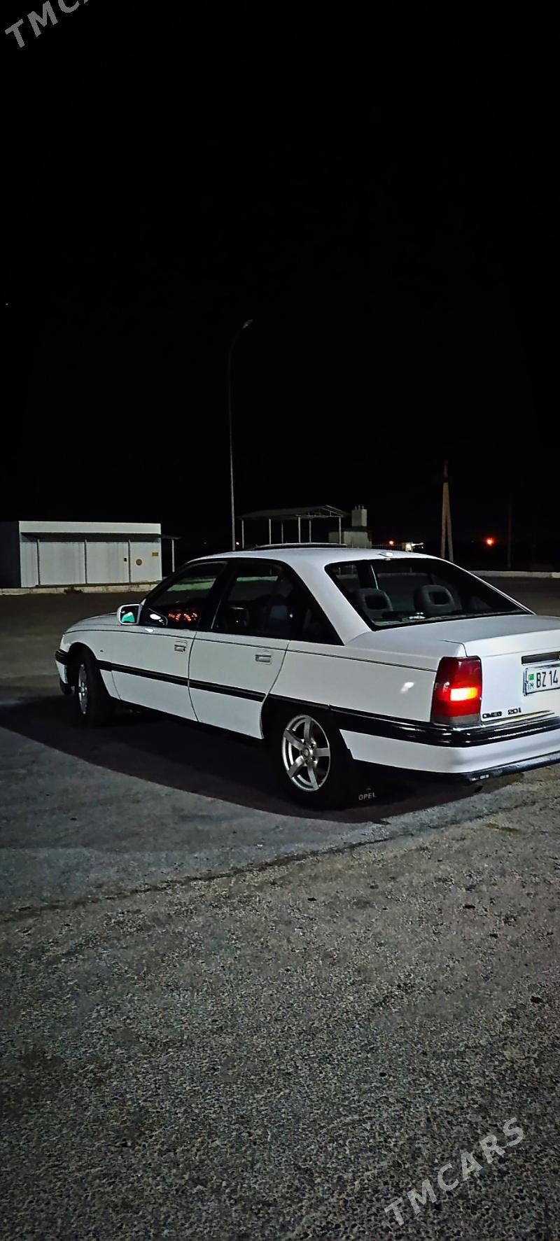 Opel Omega 1993 - 25 000 TMT - Дарганата - img 4