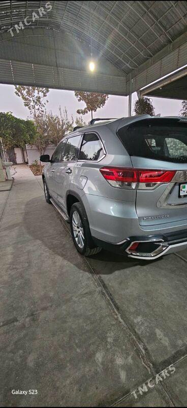 Toyota Highlander 2014 - 330 000 TMT - Мары - img 4