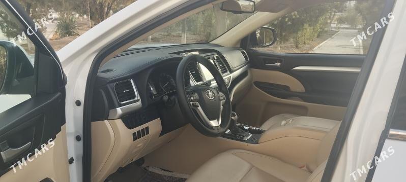 Toyota Highlander 2016 - 395 000 TMT - Гуртли - img 6