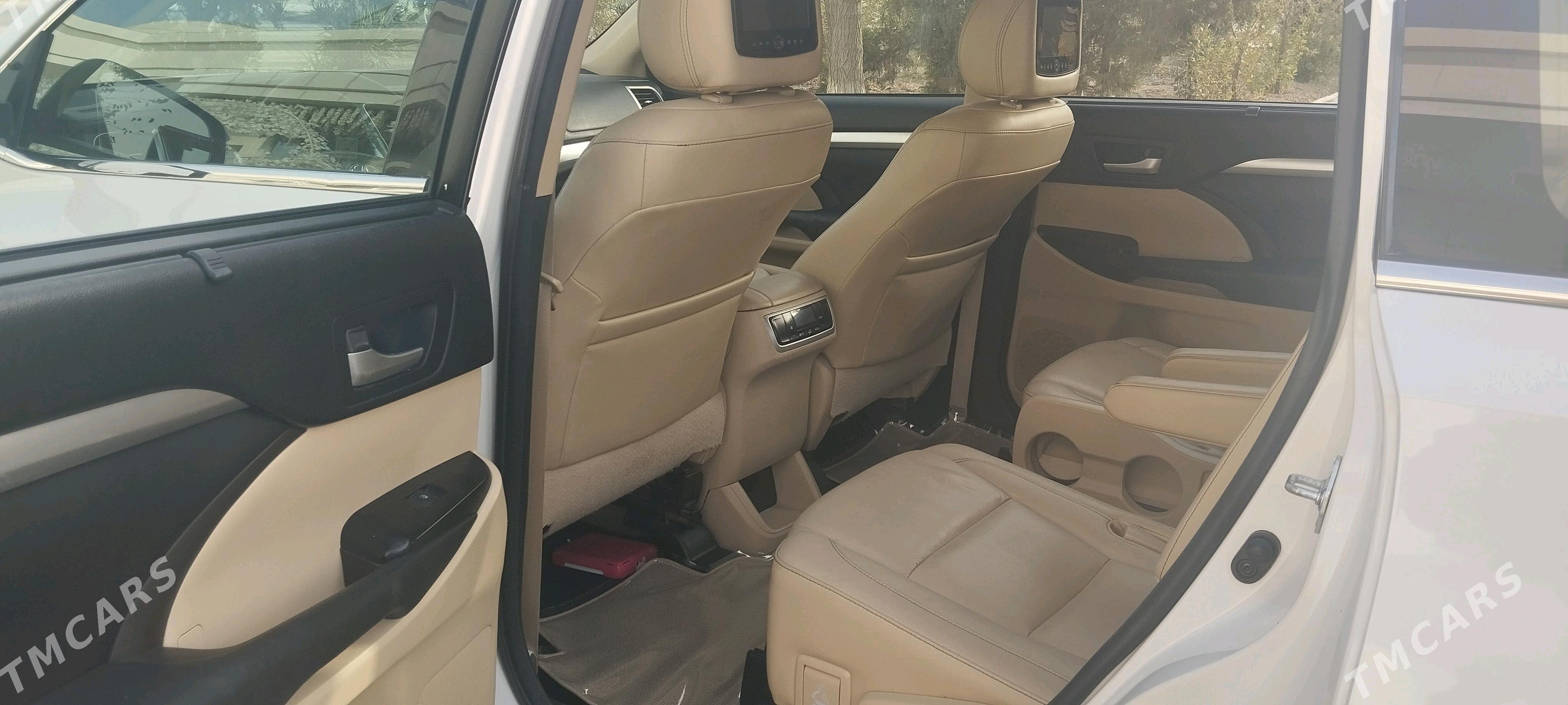 Toyota Highlander 2016 - 395 000 TMT - Гуртли - img 8