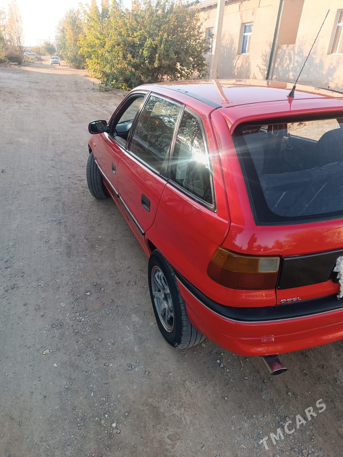 Opel Astra 1995 - 48 000 TMT - Губадаг - img 3