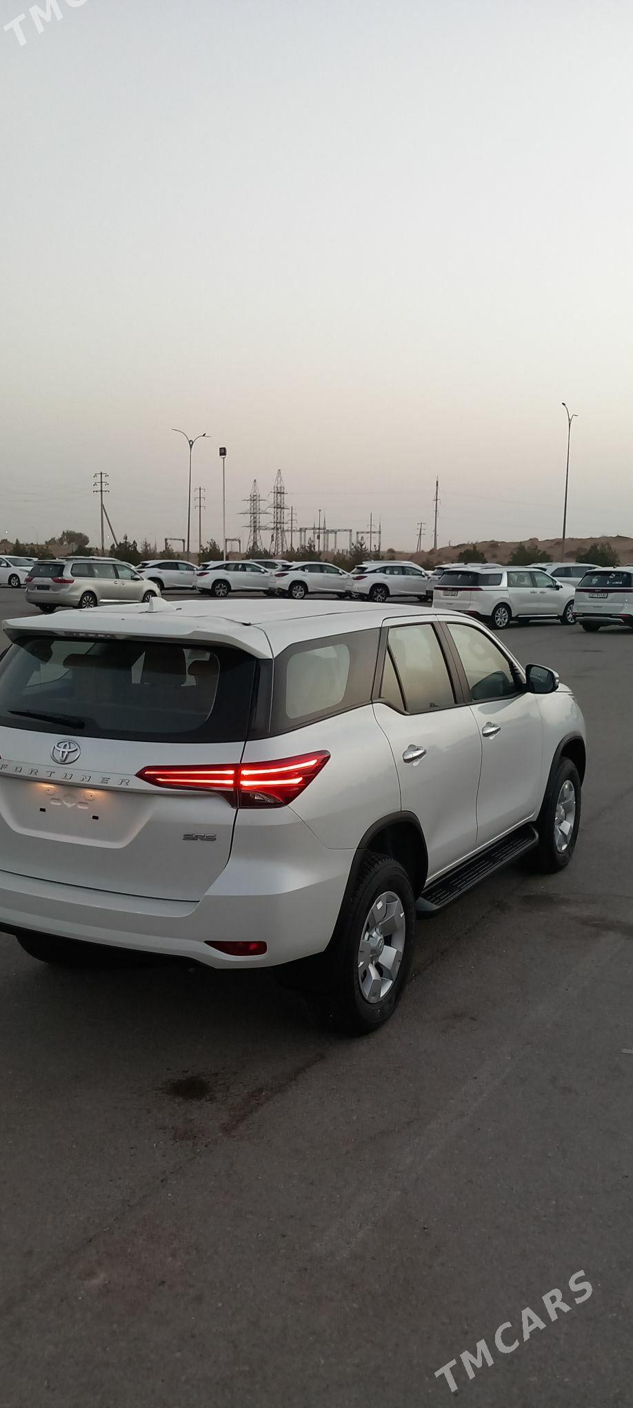 Toyota Fortuner 2025 - 665 000 TMT - Aşgabat - img 7