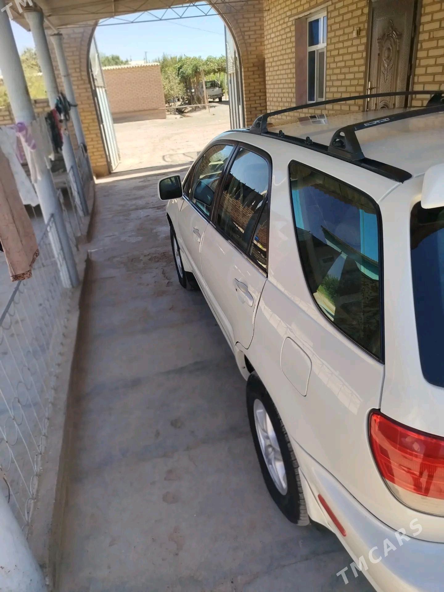 Lexus RX 300 2000 - 175 000 TMT - Sarahs - img 3