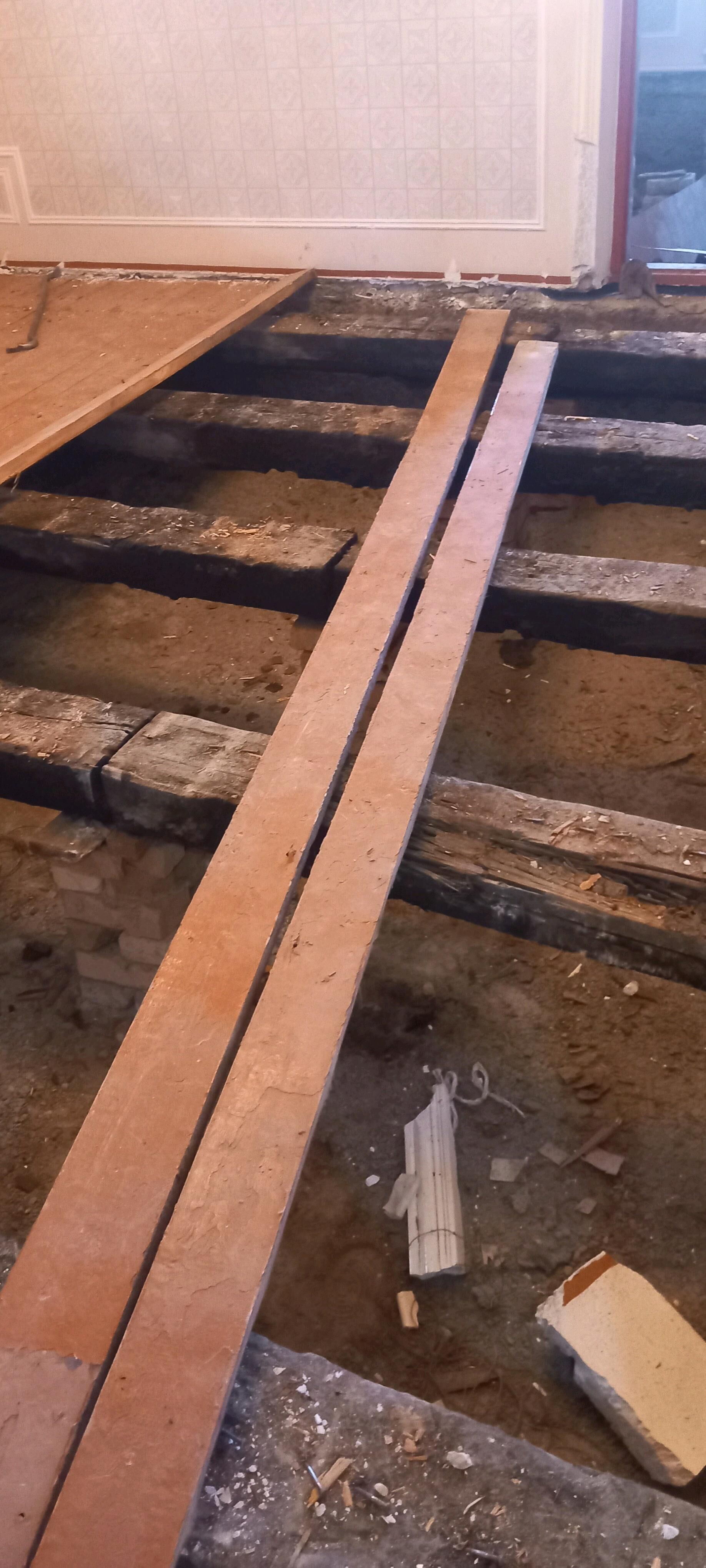 AGAÇ DEMIR ALYAS - Hitrowka - img 1